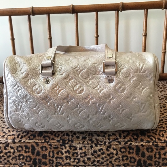 RARE AF Louis Vuitton Comete Bag in Peach Shimmer - LIKE NEW 🤩 Britney Spears - Picture 4 of 15